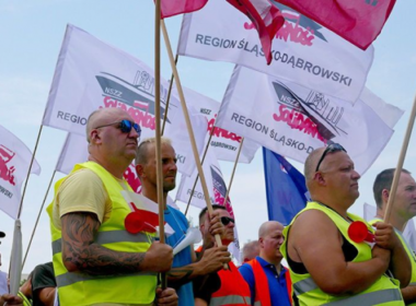 obraz dla wpisu: Pikieta pracowników Huty Pokój
