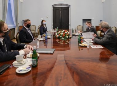 obraz dla wpisu: Solidarność przedstawiła Prezydentowi projekt ustawy o emeryturach stażowych